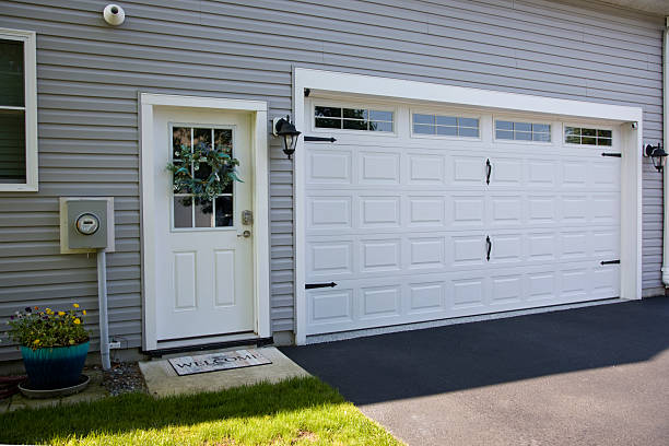 24/7 Emergency Garage Door Panel Replacement experts in Johnston City, IL